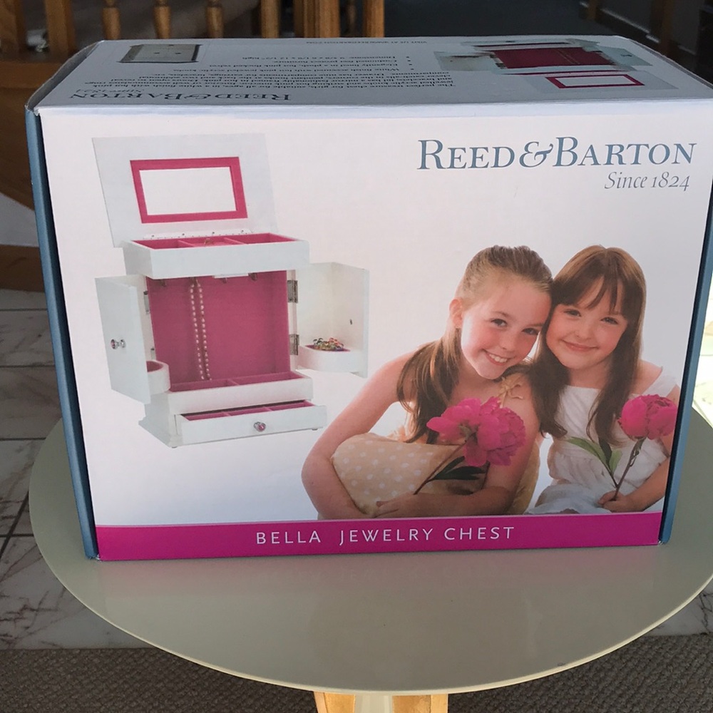 Bella Jewelry Chest